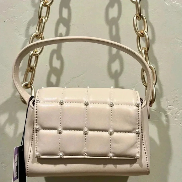 HOUSE OF WANT. WE ARE CHIC CROSS BODY BAG. DESIGNER. WINTER WHITE. NWTS🛍️! - Picture 5 of 15